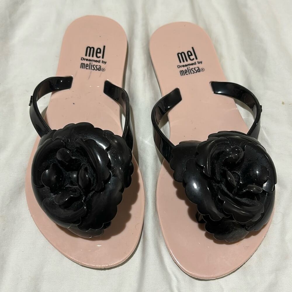 Melissa black flower thong 13 cream soles flip flops euc beach coastal pool